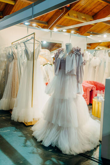 Iedvesmojošā svētku gaisotnē aizvadīta Baltijā lielākā kāzu izstāde RIGA WEDDING EXPO 2024