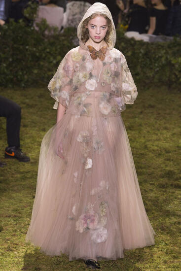 Parīzes augstās modes nedēļa: Christian Dior skaistākie tērpi 