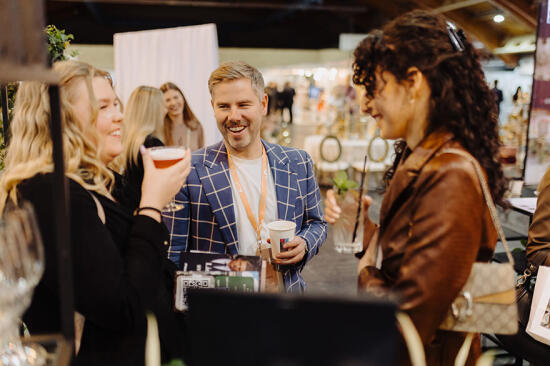 Iedvesmojošā svētku gaisotnē aizvadīta Baltijā lielākā kāzu izstāde RIGA WEDDING EXPO 2024