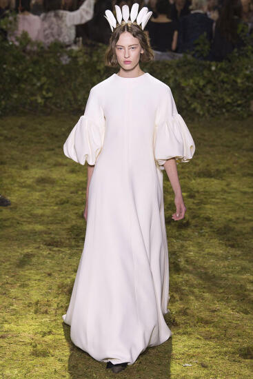 Parīzes augstās modes nedēļa: Christian Dior skaistākie tērpi 