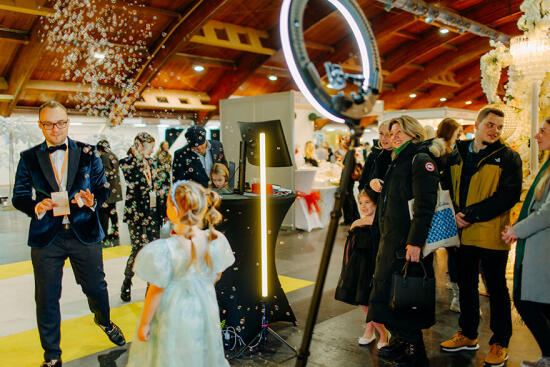 Iedvesmojošā svētku gaisotnē aizvadīta Baltijā lielākā kāzu izstāde RIGA WEDDING EXPO 2024