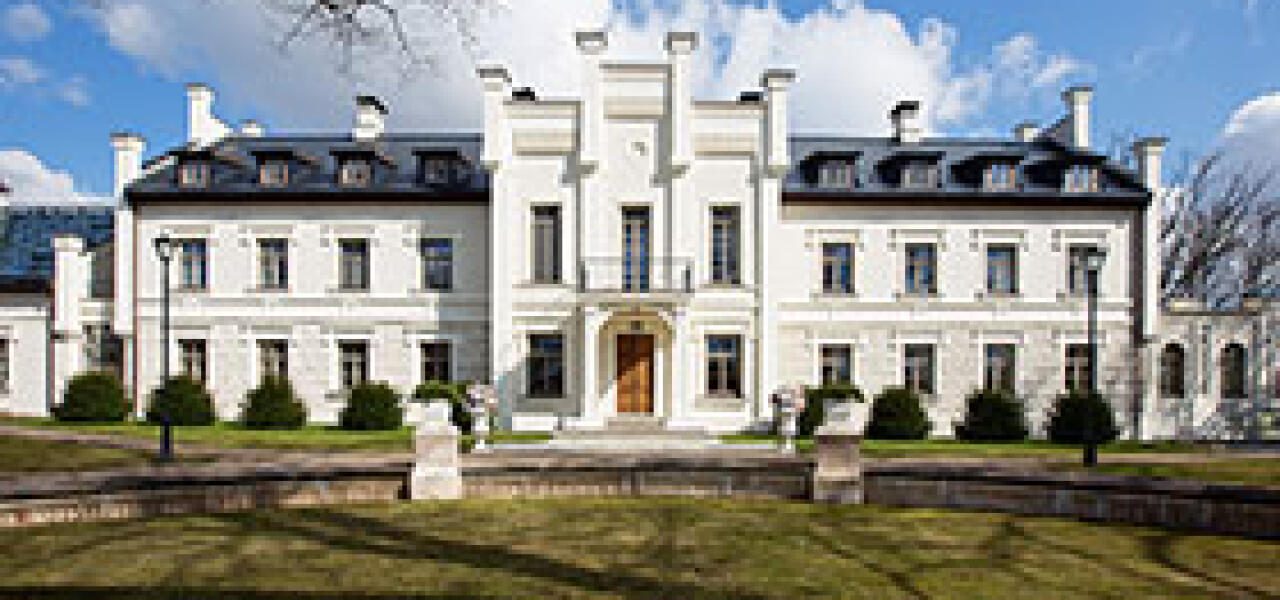 Pērc žurnālu PRECOS un laimē balvas 2300 eur vērtībā