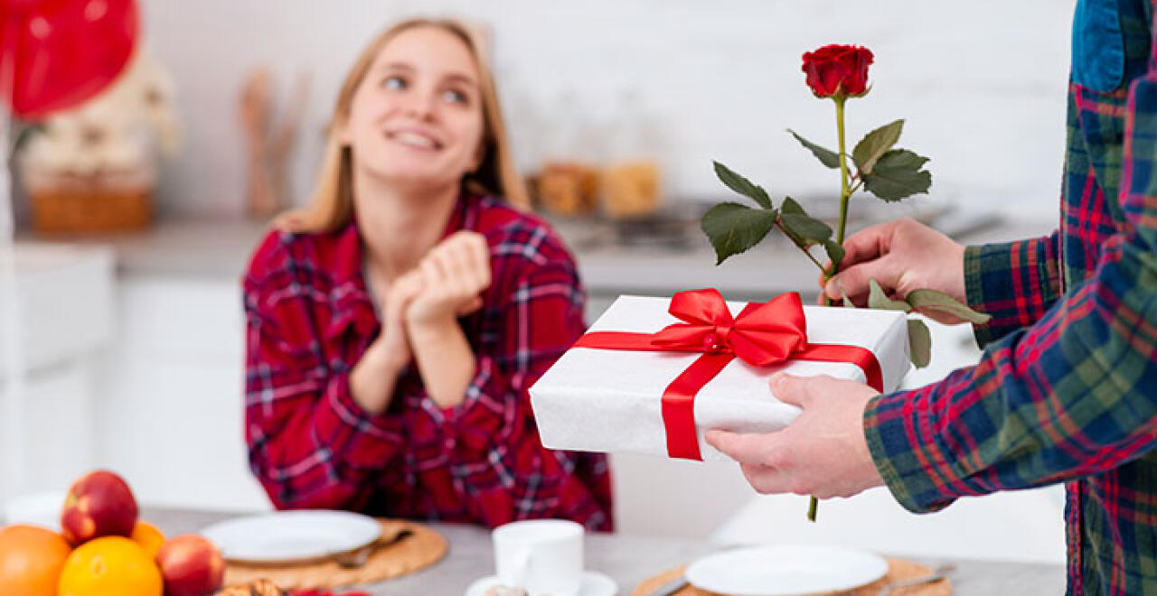Valentīndienas dāvanas sievietei, kuru vēlies precēt