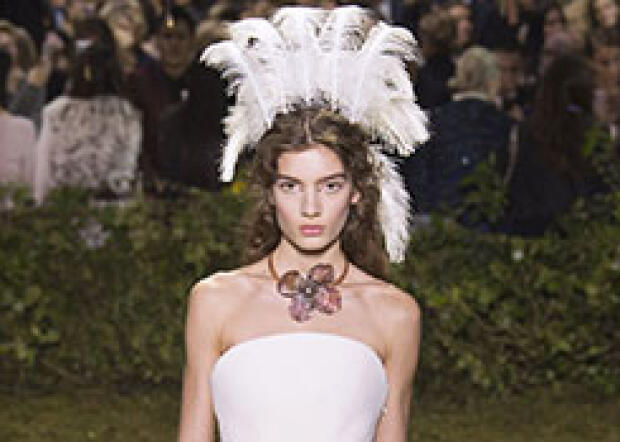 Parīzes augstās modes nedēļa: Christian Dior skaistākie tērpi 