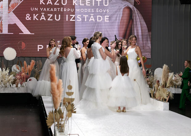 Ar vērienīgu kāzu un vakartērpu modes šovu šopavasar uzsākta jaunā kāzu sezona