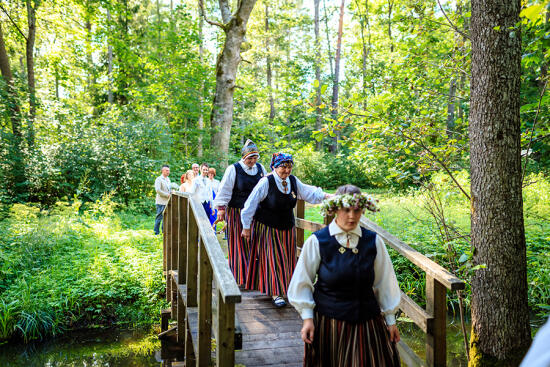 Remtes, Brocēnu un Saldus folkloras kopas