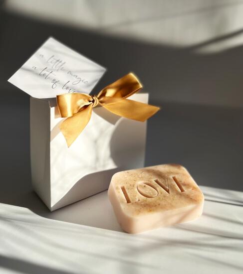 Elizabete Soap Art