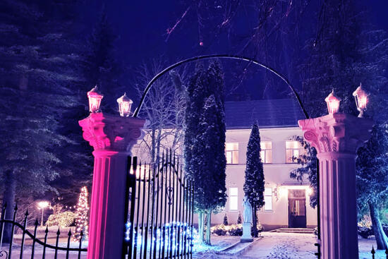 Apple Manor & Garden Complex – Silajāņu muiža
