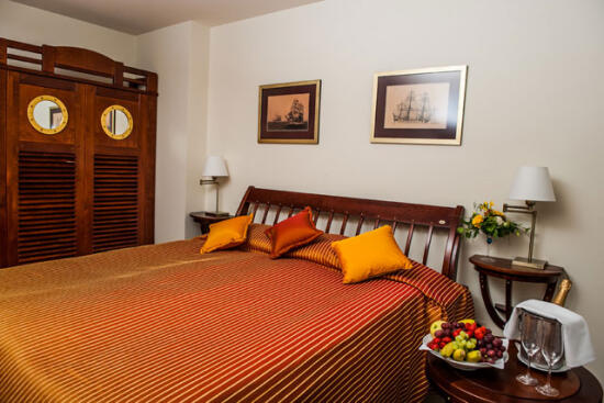 Port Hotel