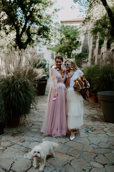 Amelii. Meet your dress.
