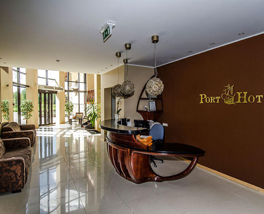 Port Hotel