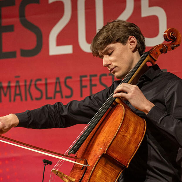 Čellists Pauls Ēriks Skujiņš 
