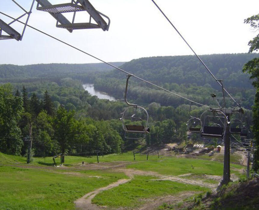 Siguldas piedzīvojumu parks (Pilsētas kalns)