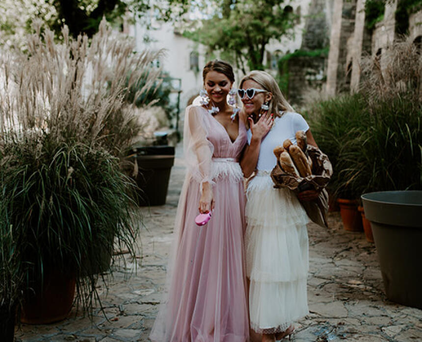 Amelii. Meet your dress.
