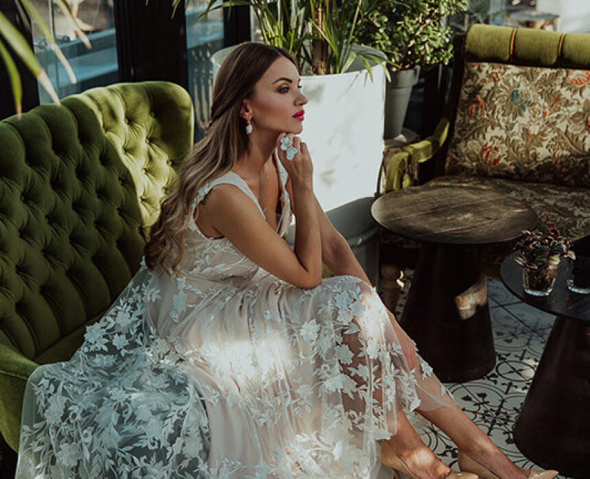 Amelii. Meet your dress.