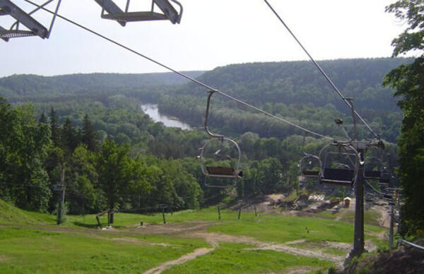 Siguldas piedzīvojumu parks (Pilsētas kalns)