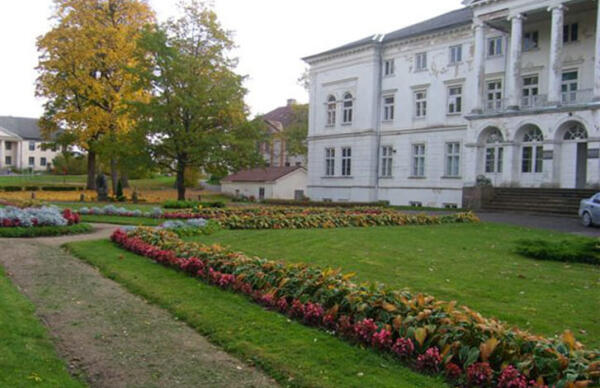 Gaujienas viduslaiku pilsdrupas un muižas ansamblis